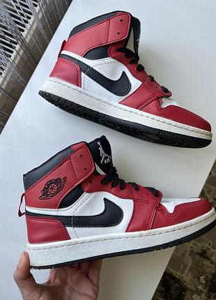 Кросівки nike air jordan,кросівки nike червоні з білим,кросівки nike air jordan 1 retro
