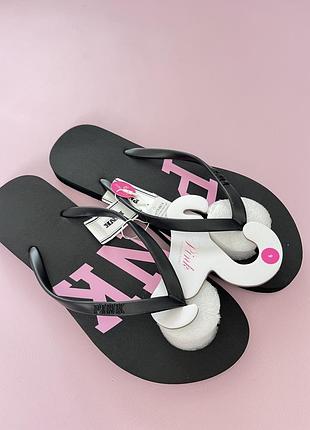 Чорні шльопанці сланці pink з принтом 💖victoria’s secret оригінал