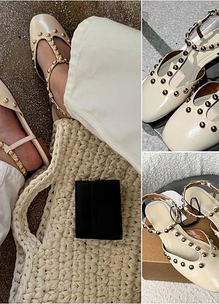 Туфлi на плоскій пiдошвi iз заклепками zara.