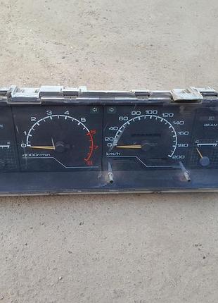 Панель приладів nissan bluebird u11/t12/t72 na8000 бензин з тахометром