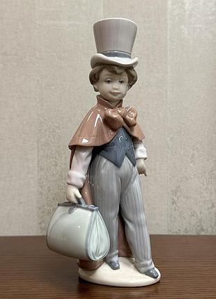 Фарфоровая статуэтка lladro «большое путешествие».