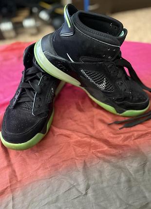Nike air jordan mars 720 black/reflect silver-green glow