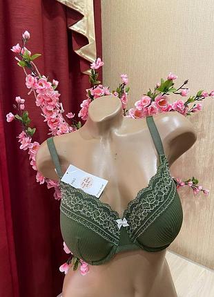 Бюстгалтер marks&spenser на косточках с кружевной отделкой uk40d  eur 90b