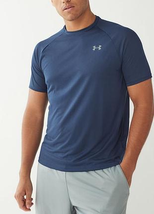 Футболка от бренда under armour