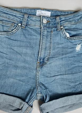 Джинсовые шорты женские голубые bershka eur 36