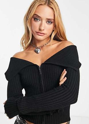 Топ на плечі з замком від bershka