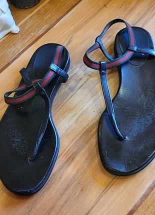 Кожаные сандали босоножки gucci