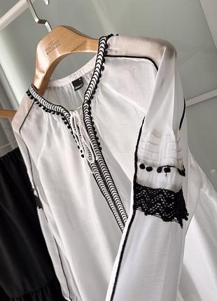 Етно у сучасному стилі 🖤🤍 вишукана блуза gina tricot