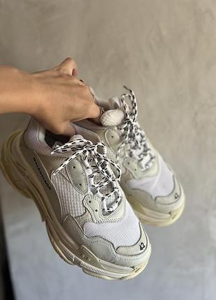 Кросівки triple s