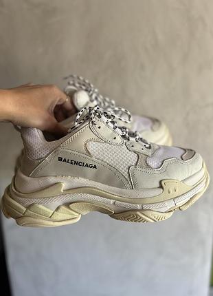 Кросівки triple s 2