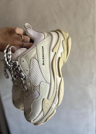 Кросівки triple s 3
