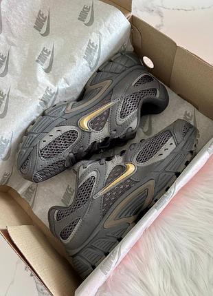 ➡️ nike v5 rnr grey gold
