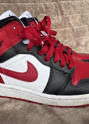 Nike air jordan 1 mid 2
