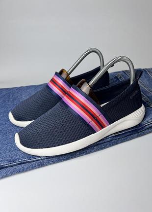 Легенькі сліпони від crocs