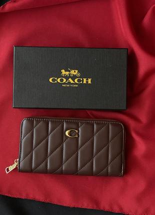 Кошелек coach quilted leather zip around long wallet шоколадный