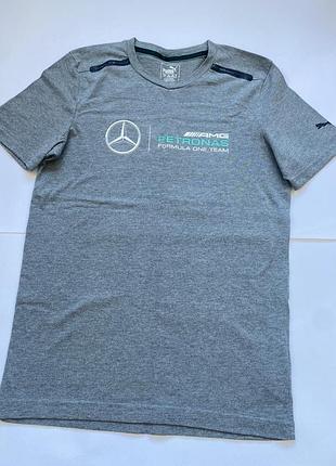 Мужская серая футболка из официальной лицензированной коллекции mercedes-amg petronas formula one team, созданной в коллаборации с брендом puma