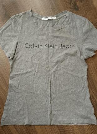 Женская футболка calvin klein