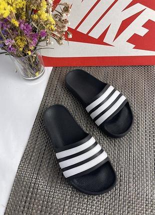 Оригінальні шльопанці adidas