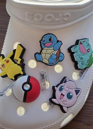 Джибитсы jibbitz premium crocs коллекция pokémon и мультгерои (top quality) crocs pokémon пикачу снорлакс