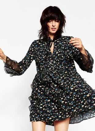 Женское платье zara в цветочный принт с воланами