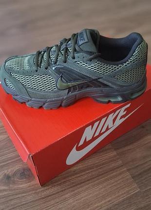Это мужские кроссовки nike air max moto 2k, выполненные в цветовой гамме sequoia / cargo khaki-black-newsprint. ( оригинал)
размер 42.5