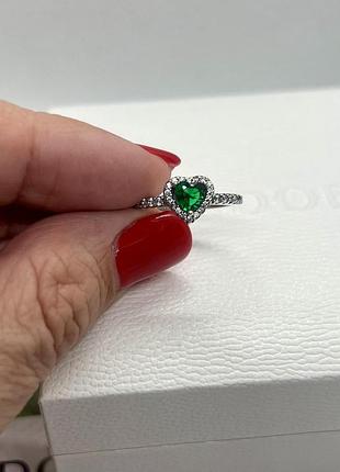 Серебряное кольцо "зеленое сердце" pandora пандора 16 размер