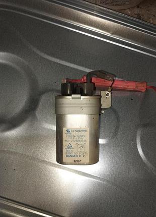 Б/у конденсатор для мікрохвильової печі 1.00uf 2100vac +/- 3% 50/60hz hch-212100 a t85 s