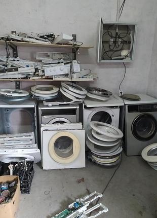 Б/у корпусні деталі в асортименті