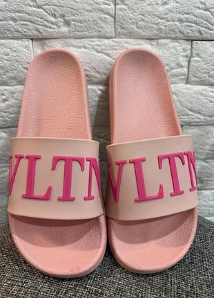 Шлепанцы слайдеры valentino