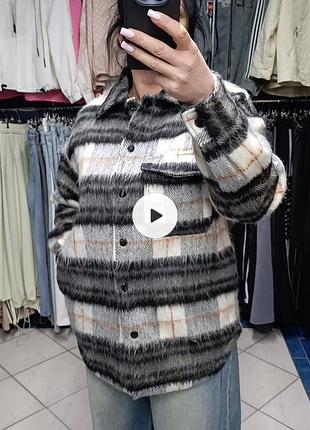 Сорочка жіноча у клітинку.