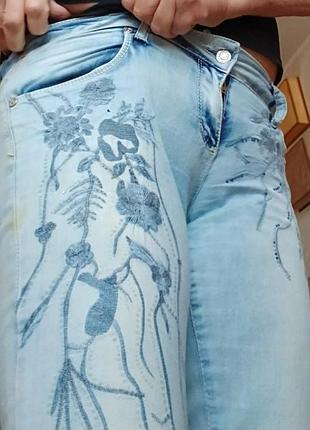 Джинсы guess