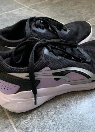 Обувь 38 размера бренда puma, черно-фиолетовые кроссовки пума 38 размер с белой подошвой