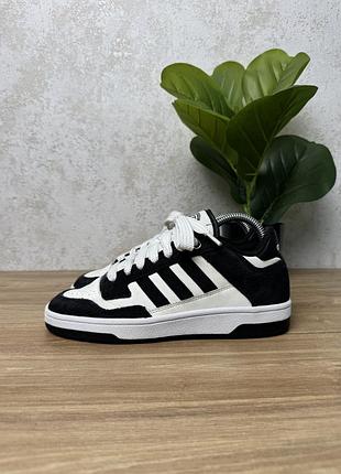 Жіночі замшеві кросівки adidas rapid court розмір 38