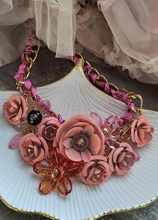 Об’ємне квіткове кольє в стилі betsey johnson