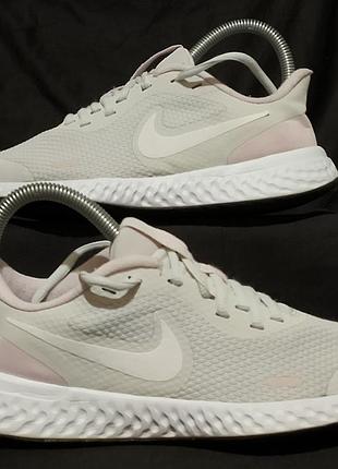 Кроссовки nike revolution