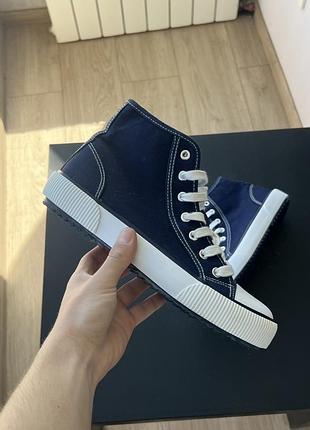 Кеди     tu