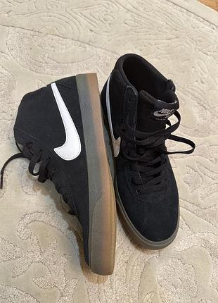 Кросівки nike розмір 42 (27см)