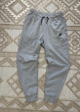 Чоловічі спортивні штани nike tech fleece