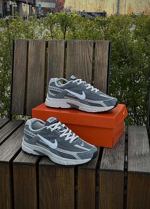 Кросівки nike initiator
