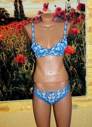 Комплект бюстгалтер и трусики р. 42-44 синий с белыми цветочками