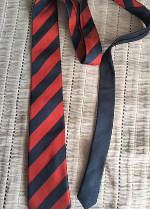 Шелковый галстук Tommy hilfiger (made in italy) в итальянскую полоску идеален