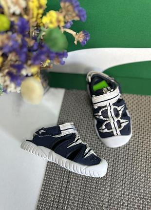 Оригинальные босоножки clarks