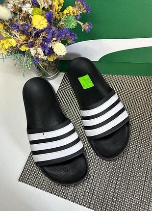 Оригінальні шльопанці adidas