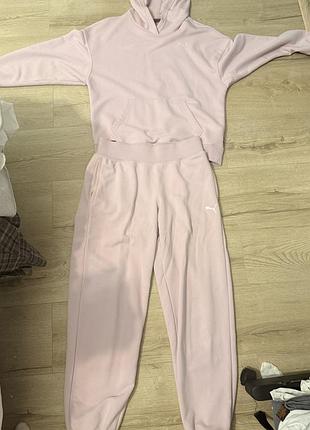 Костюм штани і кофта  puma рожевого кольору розмір s/m