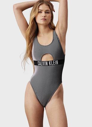 Слитный купальник calvin klein