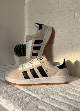 Жіночі кросівки adidas campus в бежевому кольорі