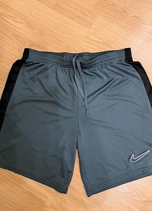 Шорты nike dri - fit оригинал размер l