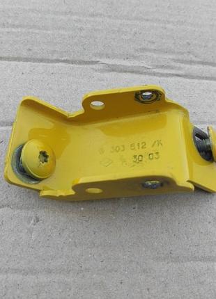 Кронштейн ролика правых сдвижных дверей renault kangoo 303512/к