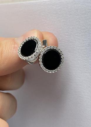 Серьги серебряные 925 пробы с ониксом и фианитом.