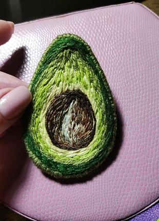 Брошка ручной работы авокадо